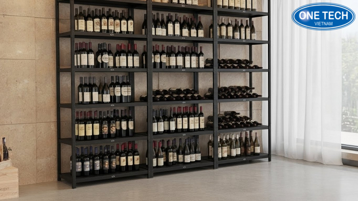 Quy trinh dat ke trung bay ruou tai OneTech Infographic quy trinh 4 buoc tu tu van den lap dat ke trung bay ruou