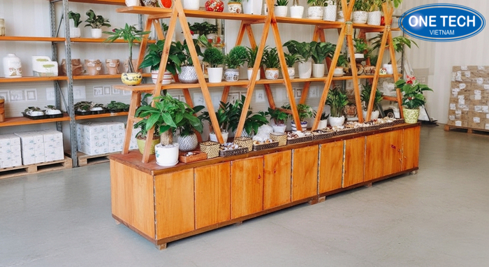 Hình thực tế kệ trưng bày cây cảnh OneTech tại kho hàng