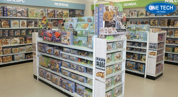 Mẫu kệ trưng bày đồ chơi trẻ em tiêu biểu, phối màu thân thiện và dễ phân loại