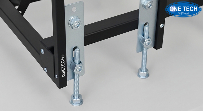 Kết cấu kệ trưng bày loa Cận cảnh kết cấu khung kệ và phụ kiện lắp đặt chắc chắn