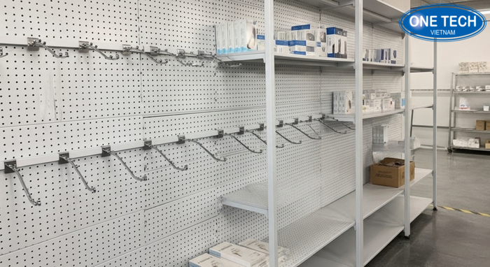 Kệ sắt lắp ráp trưng bày phụ kiện và hàng hộp