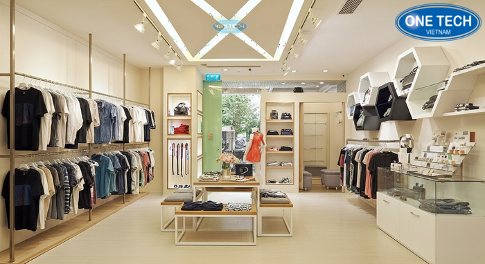 Phối cảnh shop quần áo bố trí kệ hiện đại, tối ưu lối đi